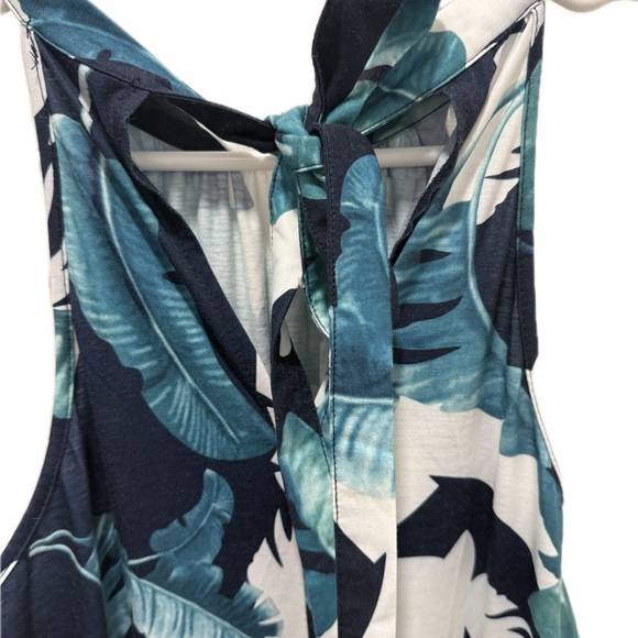 Elegant Blue and Green Leaf Print Maxi Dress - Picture 6 of 6